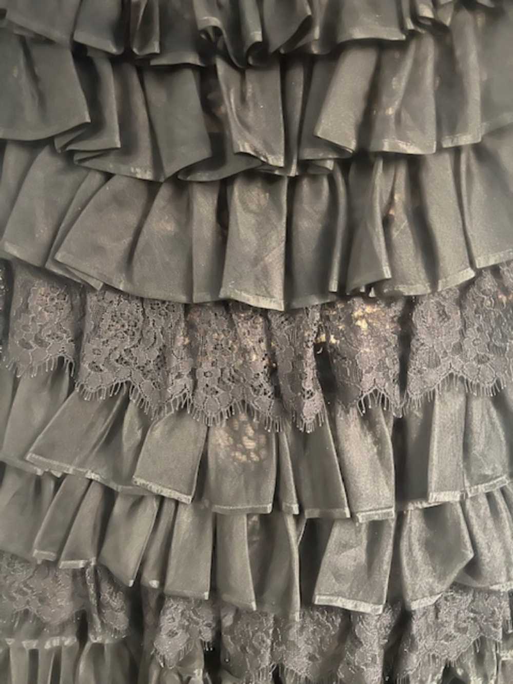 Carmen Marc Valvo Strapless Couture Beaded Gown w/ Tiered Ruffle Skirt (2005) - Picture 4 of 5